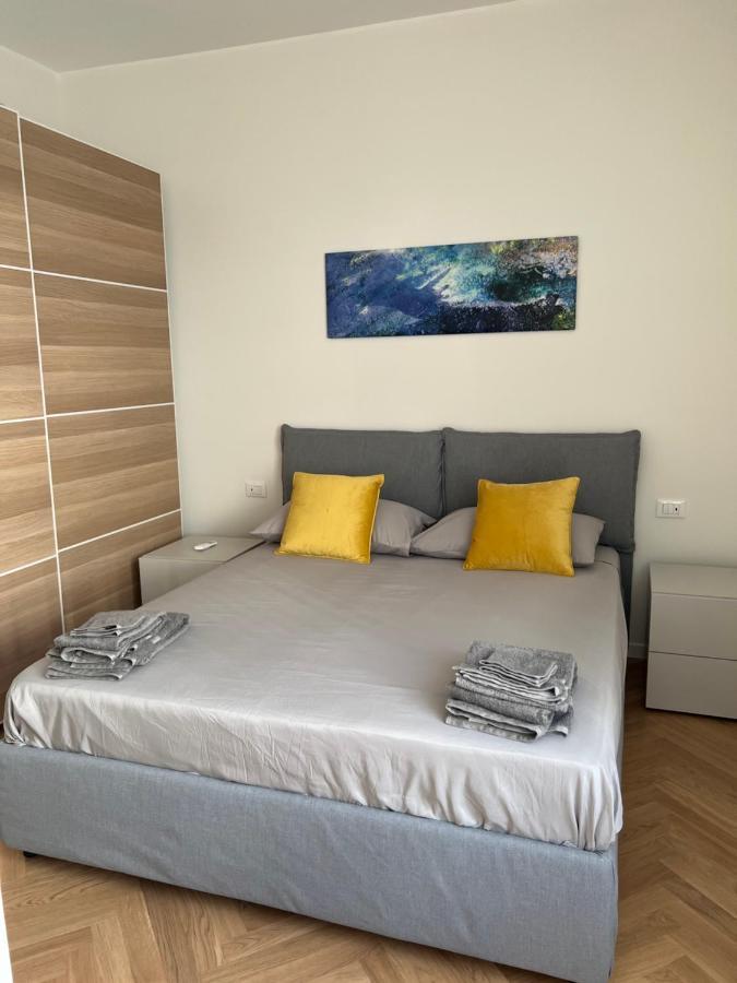 Milano: Incantevole In Pieno Centro - Fancy Yellow Appartement