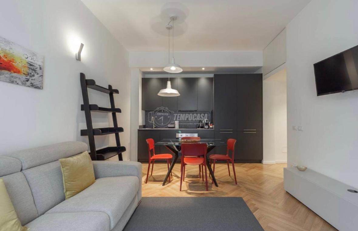Appartement Milano: Incantevole In Pieno Centro - Fancy Yellow Milaan